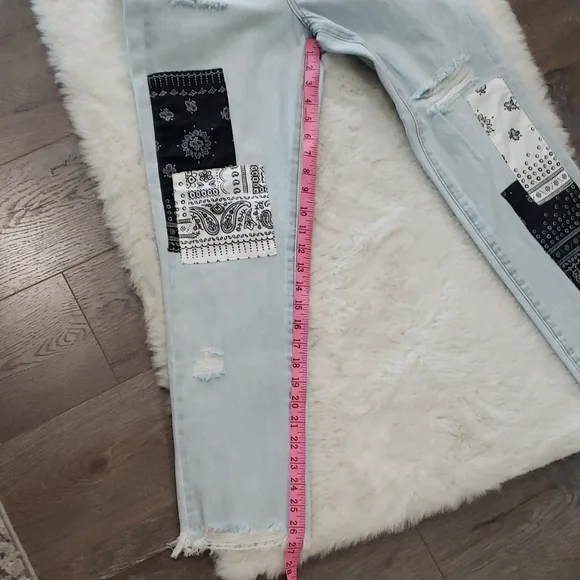 Blank NYC Madison Crop Patchwork Jeans - Picture 14 of 16